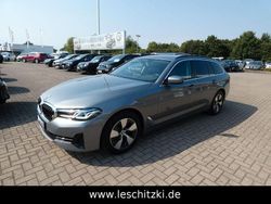 Skyscraper grau Gebraucht 2023 BMW 520 Sport Line Kombi | 32.990 € (Fairer Preis)