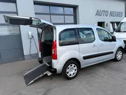 Grau Gebraucht 2011 Peugeot Partner Tepee Tendance Van / Kleinbus | 9.900 € (Teuer)