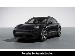 Tiefschwarzmetallic Gebraucht 2024 Porsche Macan SUV | 79.900 € (Superpreis)