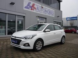 Weiß Gebraucht 2018 Hyundai i20 Select Kleinwagen | 10.990 € (Etwas zu teuer)