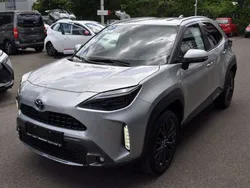 Silver metallic Gebraucht 2022 Toyota Yaris Cross Advance SUV | 27.900 € (Etwas zu teuer)
