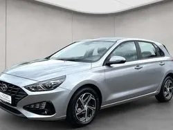 Silber Gebraucht 2023 Hyundai i30 Select Limousine | 17.890 € (Fairer Preis)