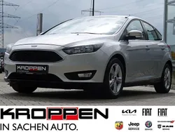 Polarsilber metallic Gebraucht 2018 Ford Focus Cool & Connect Limousine | 11.090 € (Superpreis)