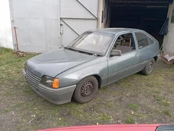 Blau Gebraucht 1984 Opel Kadett Limousine | 3.800 €