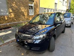 Blau Gebraucht 2016 Mazda 5 Van / Kleinbus | 1.800 €