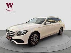 Weiß Gebraucht 2017 Mercedes E220 Avantgarde Kombi | 23.950 € (Fairer Preis)