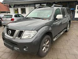Blau Gebraucht 2015 Nissan Navara Platinum Abholung | 14.985 € (Teuer)