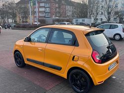Gelb Gebraucht 2019 Renault Twingo Kleinwagen | 7.500 € (Fairer Preis)