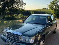 Grün Gebraucht 1990 Mercedes 230 Limousine | 7.500 €