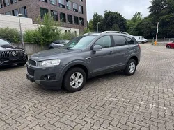 Grau Gebraucht 2012 Chevrolet Captiva LT SUV | 10.990 € (Teuer)