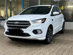 Weiß Gebraucht 2017 Ford Kuga ST-Line SUV | 14.000 € (Fairer Preis)