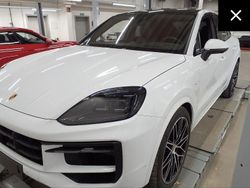 Carraraweißmetallic Gebraucht 2024 Porsche Cayenne E-Hybrid Coupe Coupé | 96.790 € (Superpreis)