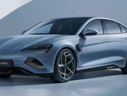 Silber Neu 2025 BYD Seal Limousine | 47.990 € (Guter Preis)