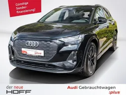 Mythosschwarz metallic Gebraucht 2021 Audi Q4 e-tron Comfort SUV | 28.875 € (Fairer Preis)