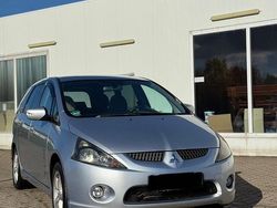 Grau Gebraucht 2004 Mitsubishi Grandis Van / Kleinbus | 1.500 €