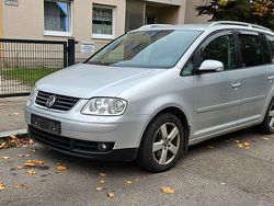 Silber Gebraucht 2005 VW Touran Highline Van / Kleinbus | 2.950 € (Fairer Preis)