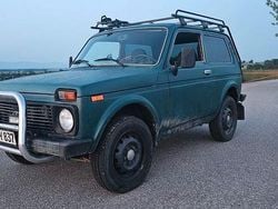 Grün Gebraucht 2008 Lada niva SUV | 5.800 € (Fairer Preis)