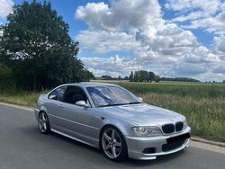 Silber Gebraucht 2004 BMW 330 Sport Line Coupé | 9.999 € (Guter Preis)
