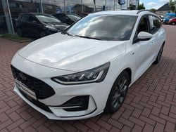 Weiß Neu 2025 Ford Focus ST-Line Limousine | 31.490 € (Etwas zu teuer)