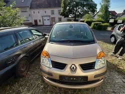 Gold Gebraucht 2005 Renault Modus Van / Kleinbus | 3.300 € (Etwas zu teuer)