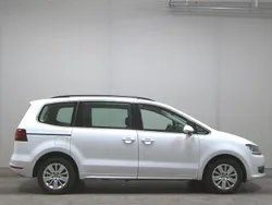 Weiss Gebraucht 2022 VW Sharan Comfortline Van / Kleinbus | 22.980 € (Superpreis)