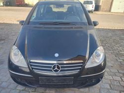 Kosmosschwarz Gebraucht 2007 Mercedes A170 Avantgarde Limousine | 990 € (Superpreis)