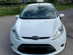Weiß Gebraucht 2011 Ford Fiesta Titanium Kleinwagen | 3.800 € (Fairer Preis)