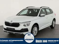 Moonweiß perleffekt Gebraucht 2024 Skoda Kamiq Premium Edition SUV | 27.495 € (Fairer Preis)