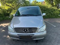 Grau Gebraucht 2010 Mercedes Viano Van / Kleinbus | 14.500 € (Fairer Preis)