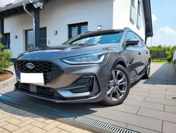 Grau Gebraucht 2024 Ford Focus ST-Line X Kombi | 22.950 € (Guter Preis)