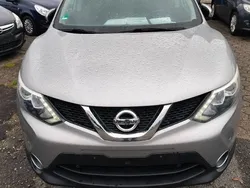 Silber Gebraucht 2016 Nissan Qashqai N-Connecta SUV | 12.800 € (Fairer Preis)