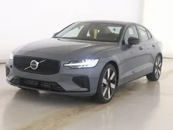 Grau Gebraucht 2024 Volvo S60 Ultimate Limousine | 42.390 € (Fairer Preis)