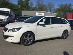 Lack weiss perlglänzend/metall Gebraucht 2015 Peugeot 308 Active Kombi | 5.300 € (Superpreis)