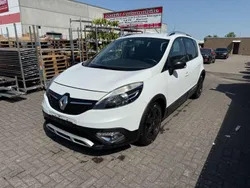 Weiß Gebraucht 2013 Renault Scénic III Dynamique Van / Kleinbus | 4.499 € (Fairer Preis)