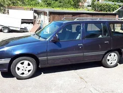 Blau Gebraucht 1991 Opel Kadett Club Kombi | 2.999 €