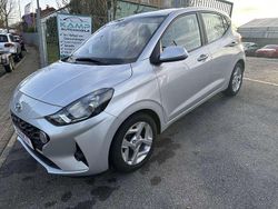 Sleek silver / met Gebraucht 2023 Hyundai i10 Trend Kleinwagen | 13.500 € (Fairer Preis)