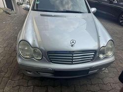 Gebraucht 2004 Mercedes C220 Elegance Limousine | 2.400 € (Fairer Preis)
