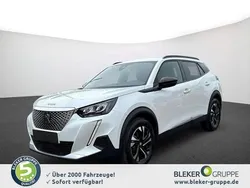 Weiss perlmutt (metallic) Gebraucht 2023 Peugeot e-2008 Allure SUV | 19.990 € (Fairer Preis)