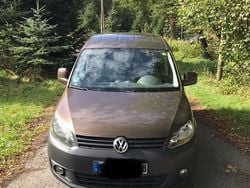 Braun Gebraucht 2011 VW Caddy Startline Van / Kleinbus | 9.500 € (Etwas zu teuer)