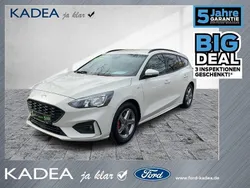 Metropolisweiß metallic Gebraucht 2022 Ford Focus ST-Line X Kombi | 15.440 € (Guter Preis)