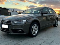 Grau Gebraucht 2015 Audi A4 Kombi | 12.200 € (Fairer Preis)
