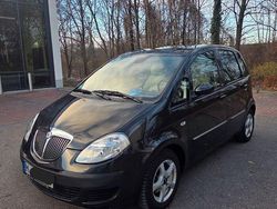 Schwarz Gebraucht 2005 Lancia Musa Van / Kleinbus | 4.400 € (Fairer Preis)