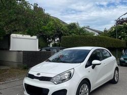 Weiß Gebraucht 2011 Kia Rio Kleinwagen | 5.499 € (Etwas zu teuer)