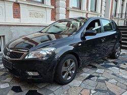 Schwarz Gebraucht 2010 Kia Ceed 2 Limousine | 3.200 €