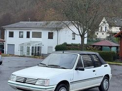 Weiß Gebraucht 1993 Peugeot 205 Cabrio | 1.450 €