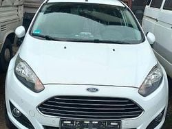 Weiß Gebraucht 2015 Ford Fiesta SYNC Edition Kleinwagen | 5.900 € (Guter Preis)