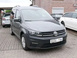 Indiumgrau Gebraucht 2018 VW Caddy Trendline Van / Kleinbus | 16.990 €