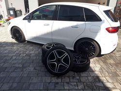 Weiß Gebraucht 2024 Mercedes B200 AMG line Van / Kleinbus | 32.400 € (Fairer Preis)