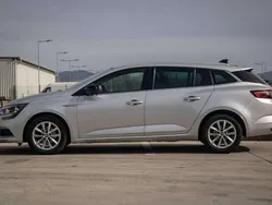 Silber Gebraucht 2018 Renault Mégane GrandTour LIMITED Kombi | 12.000 € (Fairer Preis)