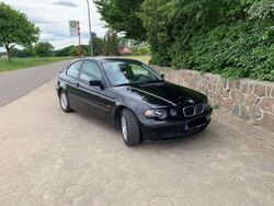 Schwarz Gebraucht 2001 BMW 316 Compact Kleinwagen | 2.400 € (Fairer Preis)